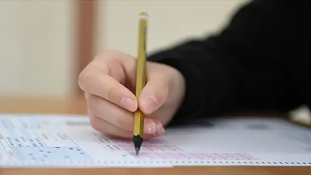 ÖĞRENCİLERİN DİKKATİNE LGS SINAV TARİHİ BELLİ OLDU