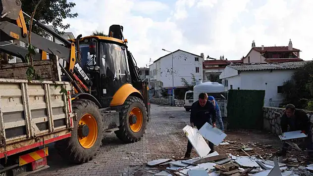 TURUNÇ MAHALLESİ KÖŞE BUCAK TEMİZLENDİ!