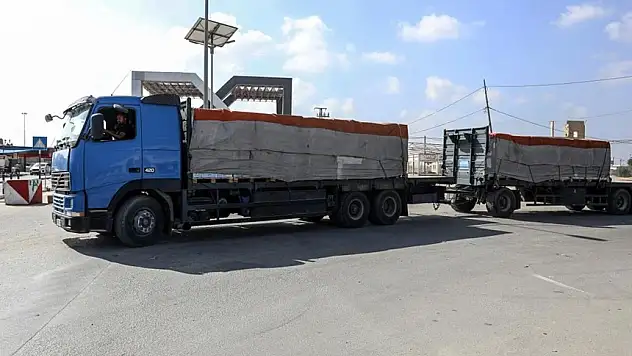 İNSANİ YARDIM TAŞIYAN 100 TIR GAZZE'YE ULAŞTI