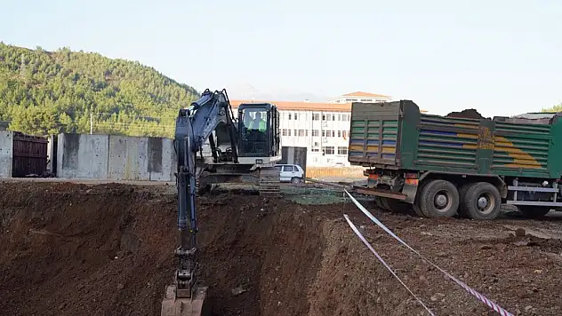 BAŞKAN AKDENİZLİ SEYDİKEMER TOKİ İNŞAATINI ZİYARET ETTİ