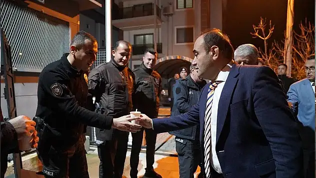 BAŞKAN AKDENİZLİ'DEN SALEP İKRAMI