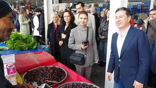 CHP'NİN MUĞLA ADAYI AHMET ARAS ÇALIŞMALARA PAZARDA BAŞLADI