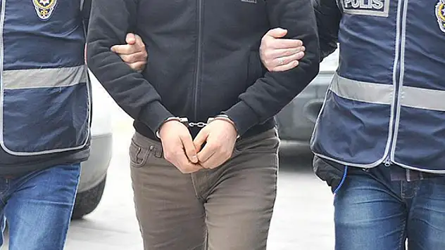 BODRUM BELEDİYESİ'NİN ESKİ DANIŞMANINA CUMHURBAŞKANINA HAKARETTEN GÖZALTI