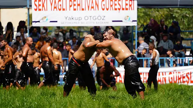 SEYDİKEMER'DEKİ GÜREŞ ŞOVUNA SAYILI GÜNLER KALDI!