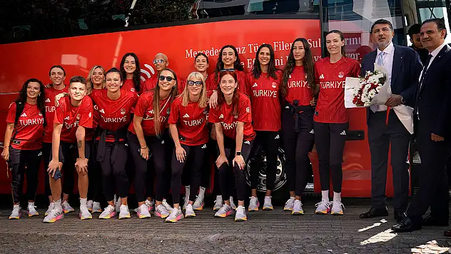 FİLENİN SULTANLARI PARİS YOLCUSU! A MİLLİ KADIN VOLEYBOL TAKIMI HAZIR