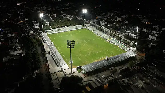 BODRUM FK SÜPER LİG'E HAZIR: STADYUMUN YENİ IŞIKLANDIRMA SİSTEMİ GECEYİ AYDINLATTI