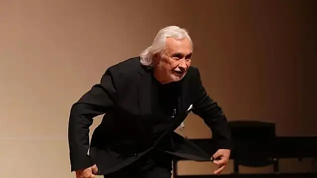 'MÜJDAT GEZEN: BİR SEVGİ BELGESELİ' BUGÜN ARMUTALAN KÜLTÜR MERKEZİ'NDE SANATSEVERLERLE BULUŞACAK!
