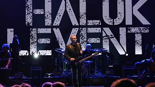 HALUK LEVENT: 30 YILLIK SAHNE HAYATIMDA İLK KEZ BÖYLE BİR ŞEY YAPTIM!