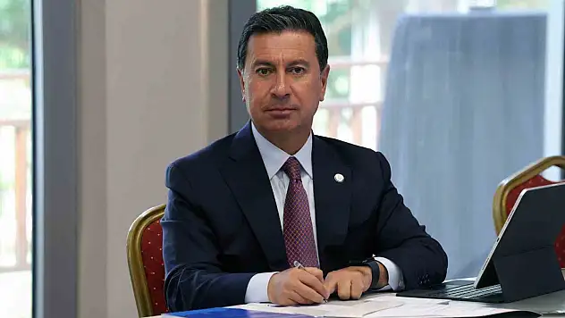 Muğla Büyükşehir Belediye Başkanı Aras vatandaşın yeni yılını kutladı