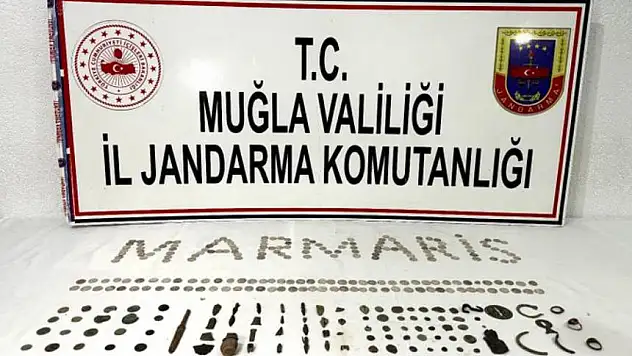 Marmaris'te durdurulan takside çok sayıda tarihi eser yakalandı: 4 gözaltı