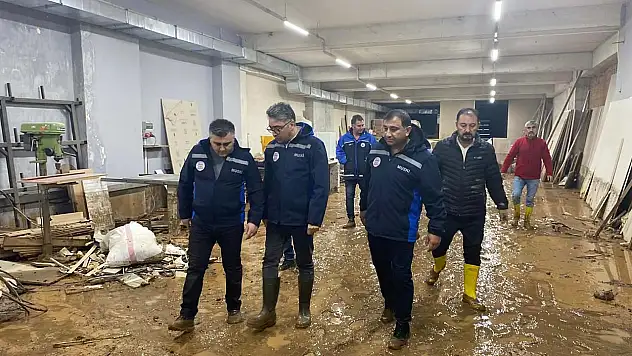 MUSKİ ekipleri aralıksız mesaide! Genel Müdür Yılmaz Şengül'de yalnız bırakmadı