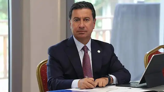 Ahmet Aras, 'En başarılı Büyükşehir Belediye Başkanları' listesinde ilk 3'te