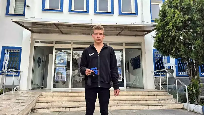 Çöpten bulduğu altınları sahibine teslim etti, polis ona iş buldu