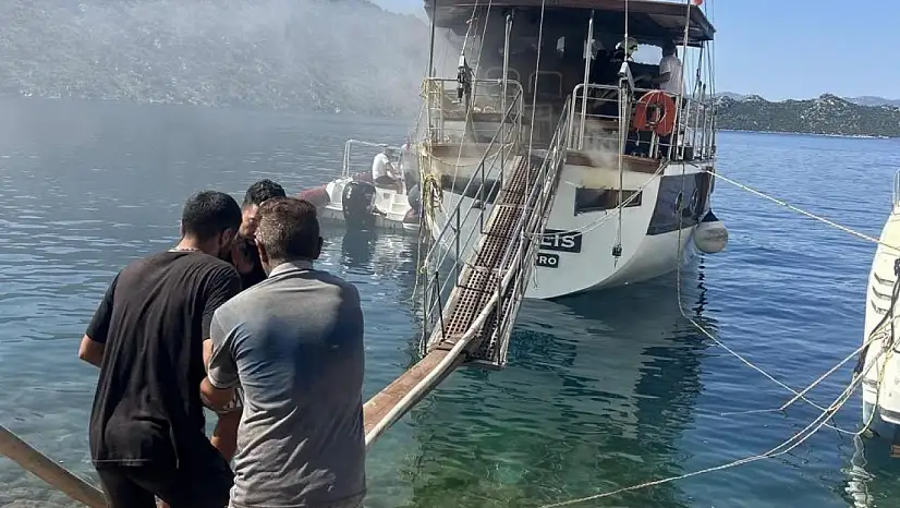 Marmaris'teki tekne yangını kontrol altına alındı