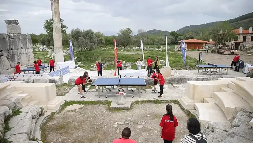 Stratonikeia Antik Kenti'nde Dünya Masa Tenisi Günü dolayısıyla etkinlik düzenlendi