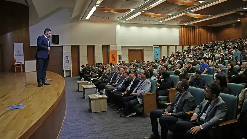 'Türkiye Yüzyılı'nda Ulaştırma Vizyonu' başlıklı konferans düzenlendi